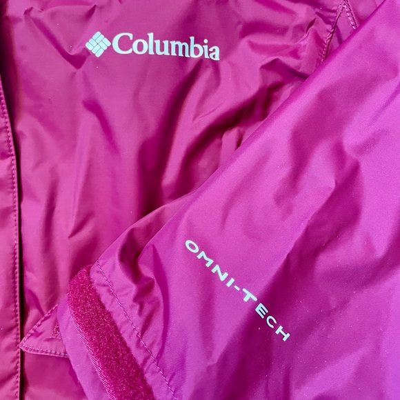 Small Columbia Women's Arcadia II Hooded Rain Jacket - Picture 3 of 4